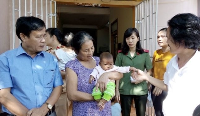 mua bán trẻ em ảnh 1 mua ban tre em anh 1