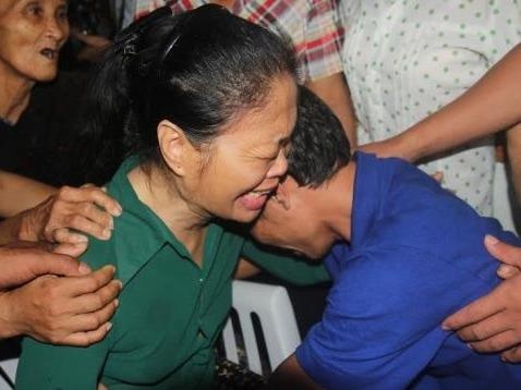 Nuoc mat doan vien sau 1.500 ngay bi cuop bien bat giu hinh anh