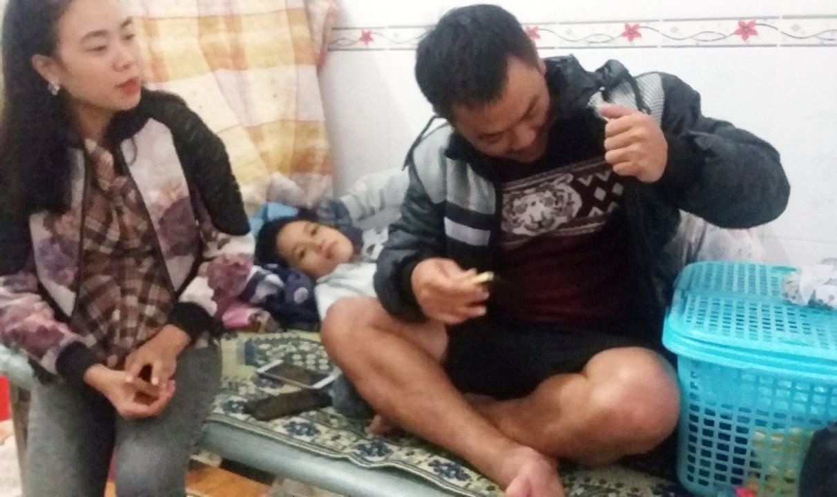 dua san phu di sinh trong lu anh 2