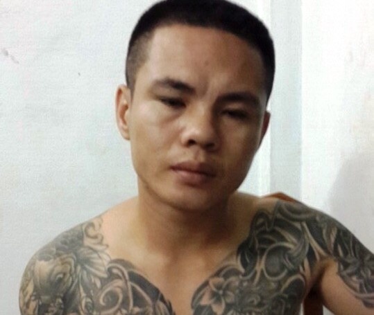 Bat ten xam tro dam trong thuong 2 nguoi o quan karaoke hinh anh