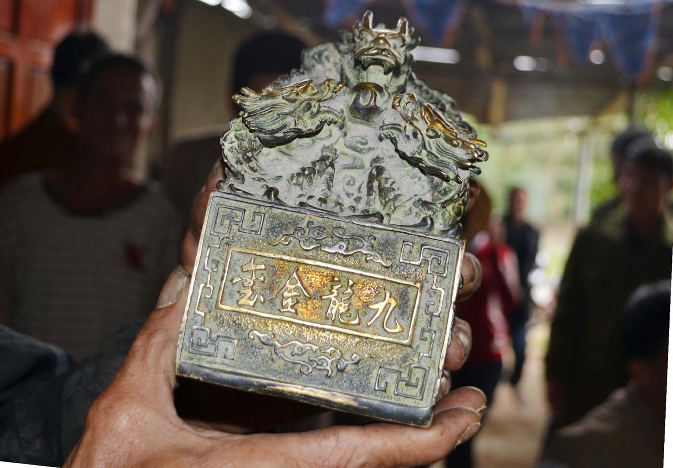 Nguoi dan dao duoc vat giong an tin cua vua tai vuon hinh anh