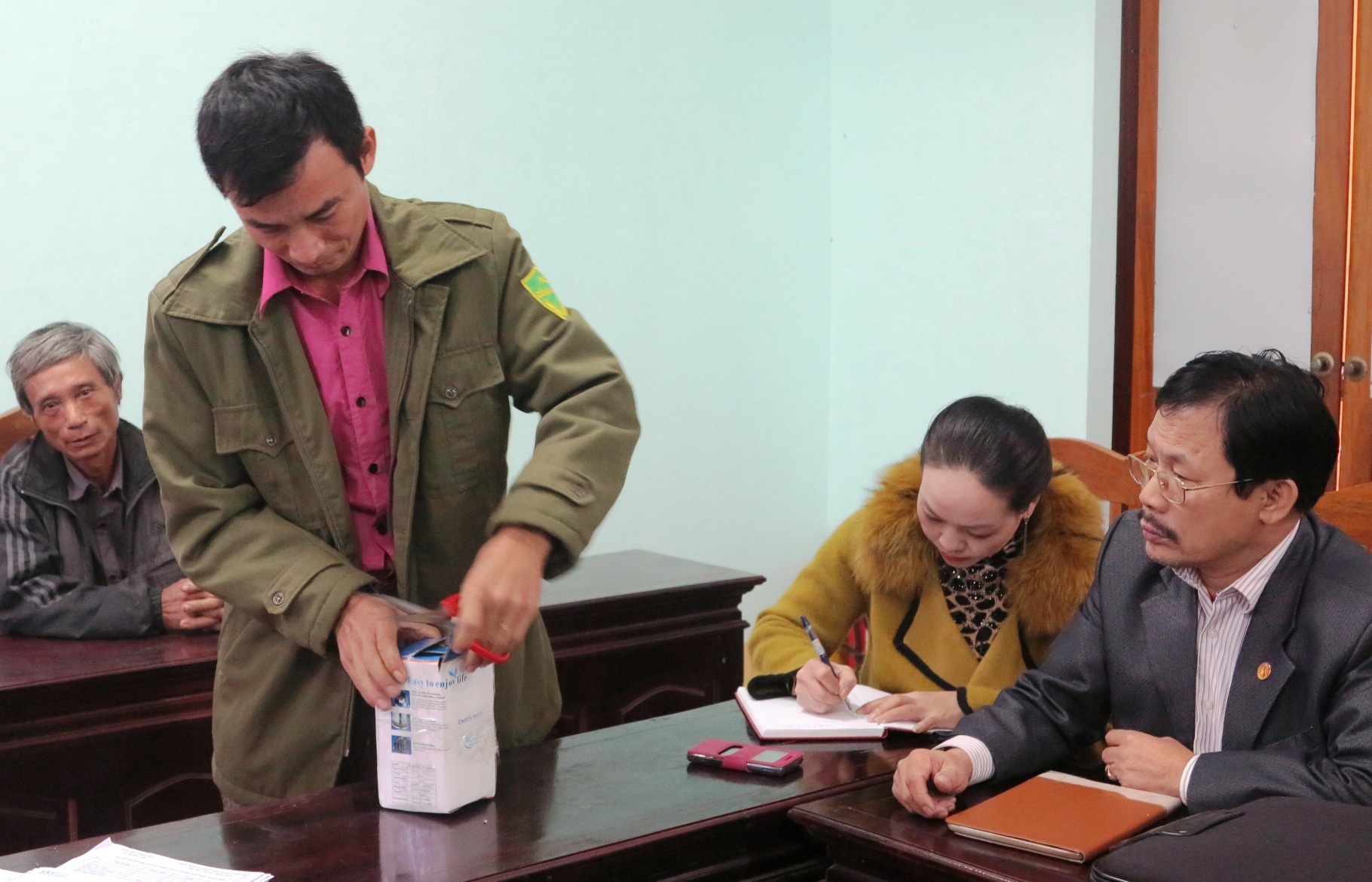 vat nghi an tin cua vua anh 1