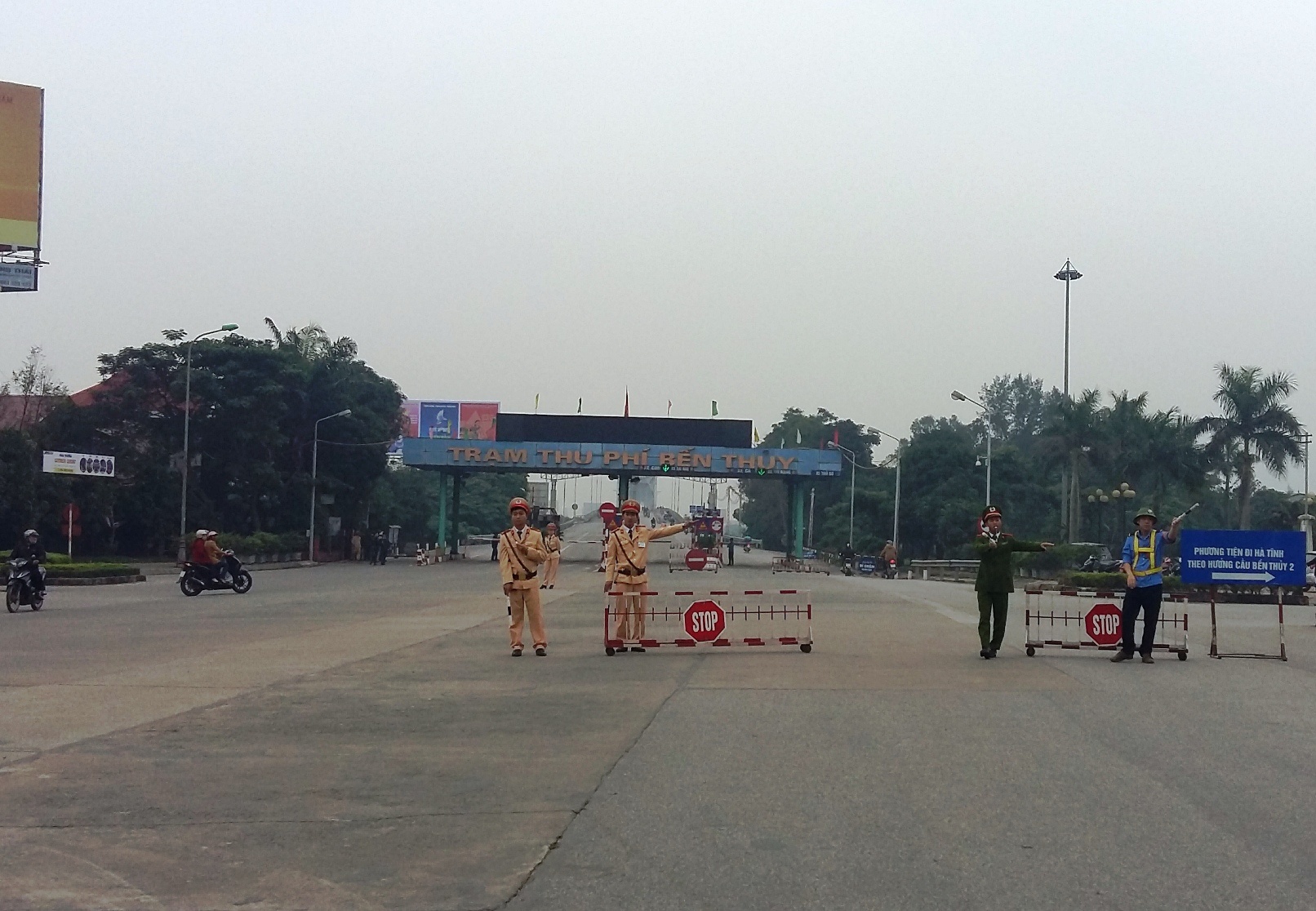 phan doi thu phi qua cau Ben Thuy 1 anh 3