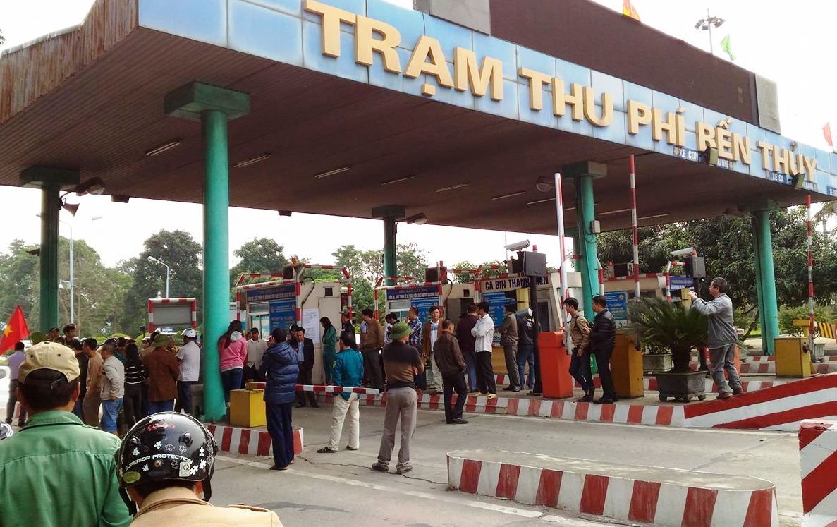 phan doi thu phi qua cau Ben Thuy 1 anh 2