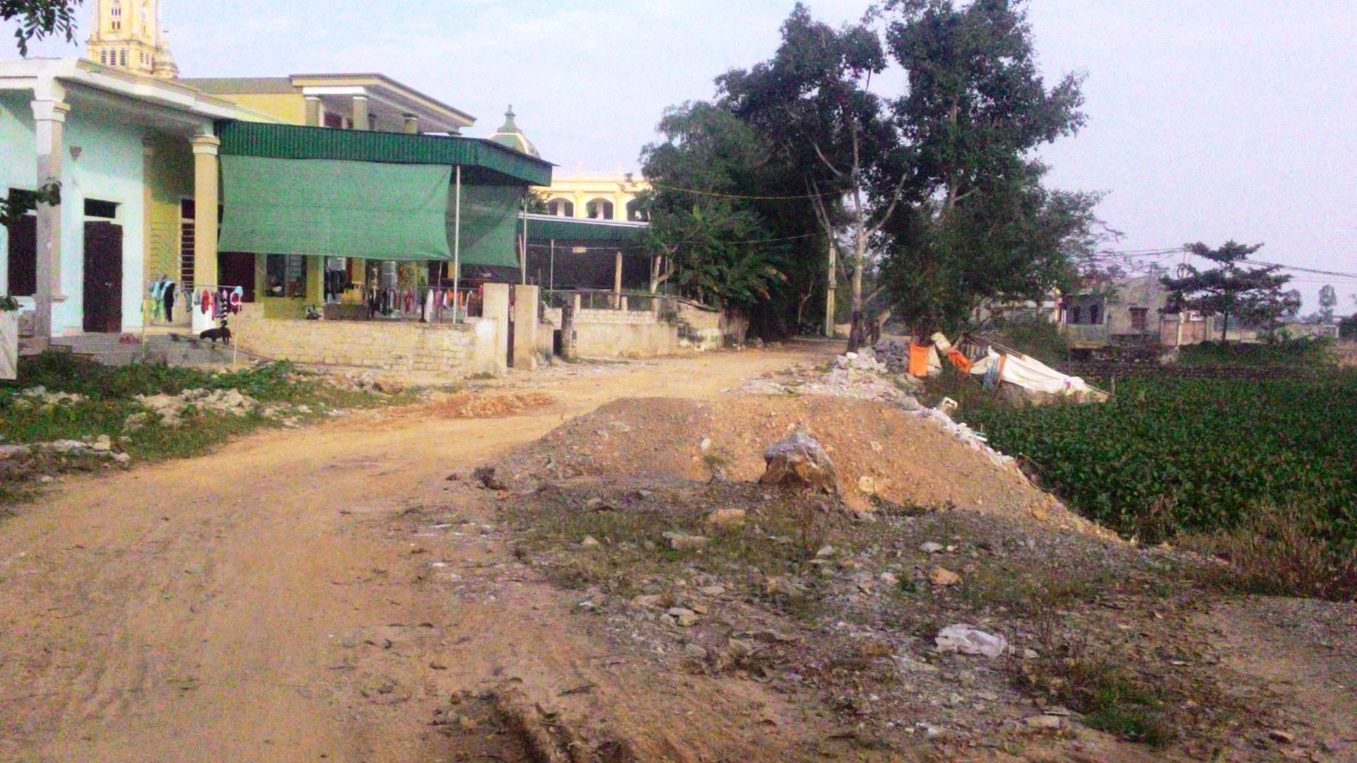 4 nam khong lam xong 1 km duong hinh anh