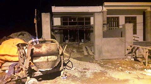 Chu nha dam tho xay tu vong hinh anh