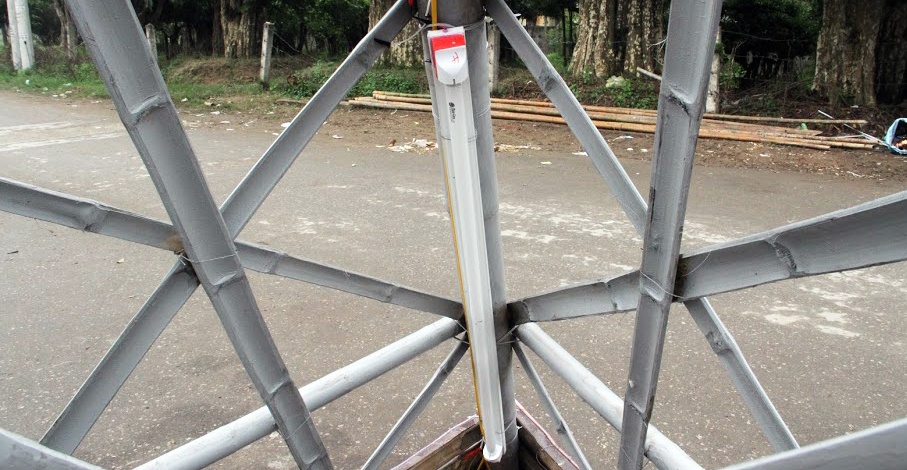 mo hinh thap Eiffel don giang sinh anh 8