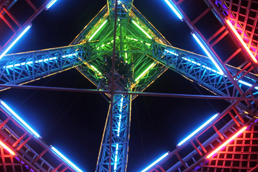 mo hinh thap Eiffel don giang sinh anh 11