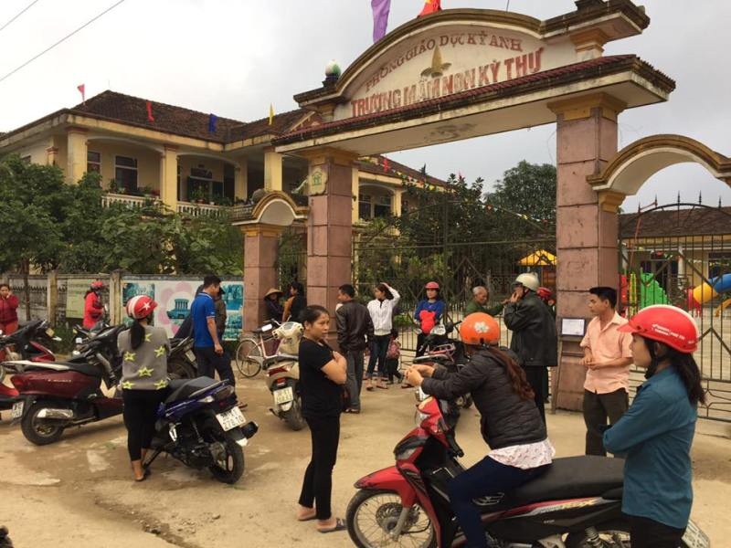 Nghi an nguoi bit mat xong vao truong mam non bat coc tre em hinh anh