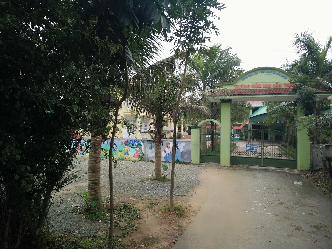 cho con nghỉ học để phản đối trường ảnh 2 cho con nghi hoc de phan doi truong anh 2