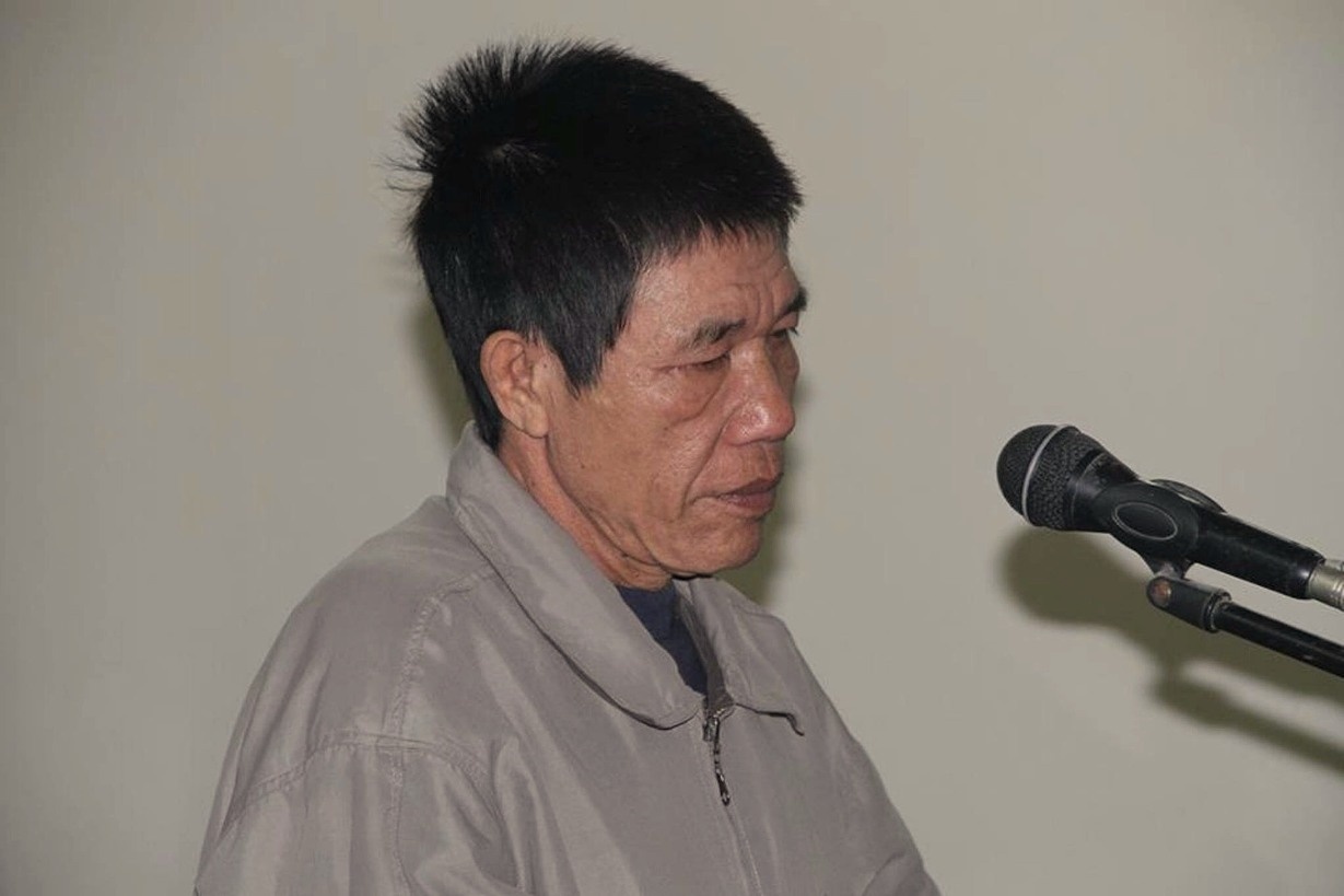 Ngay tra gia cua ke do thuoc sau xuong gieng hai em vo hinh anh