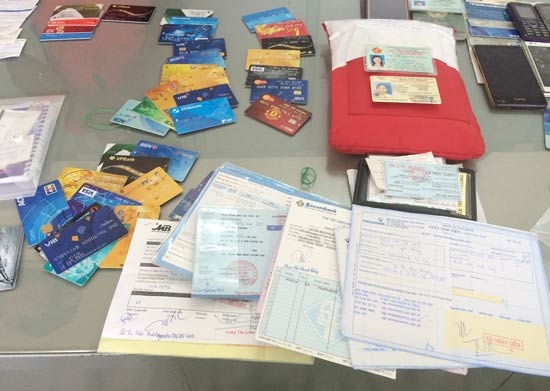 Bi lua hang ty dong voi kich ban 2 trieu USD tu thien hinh anh