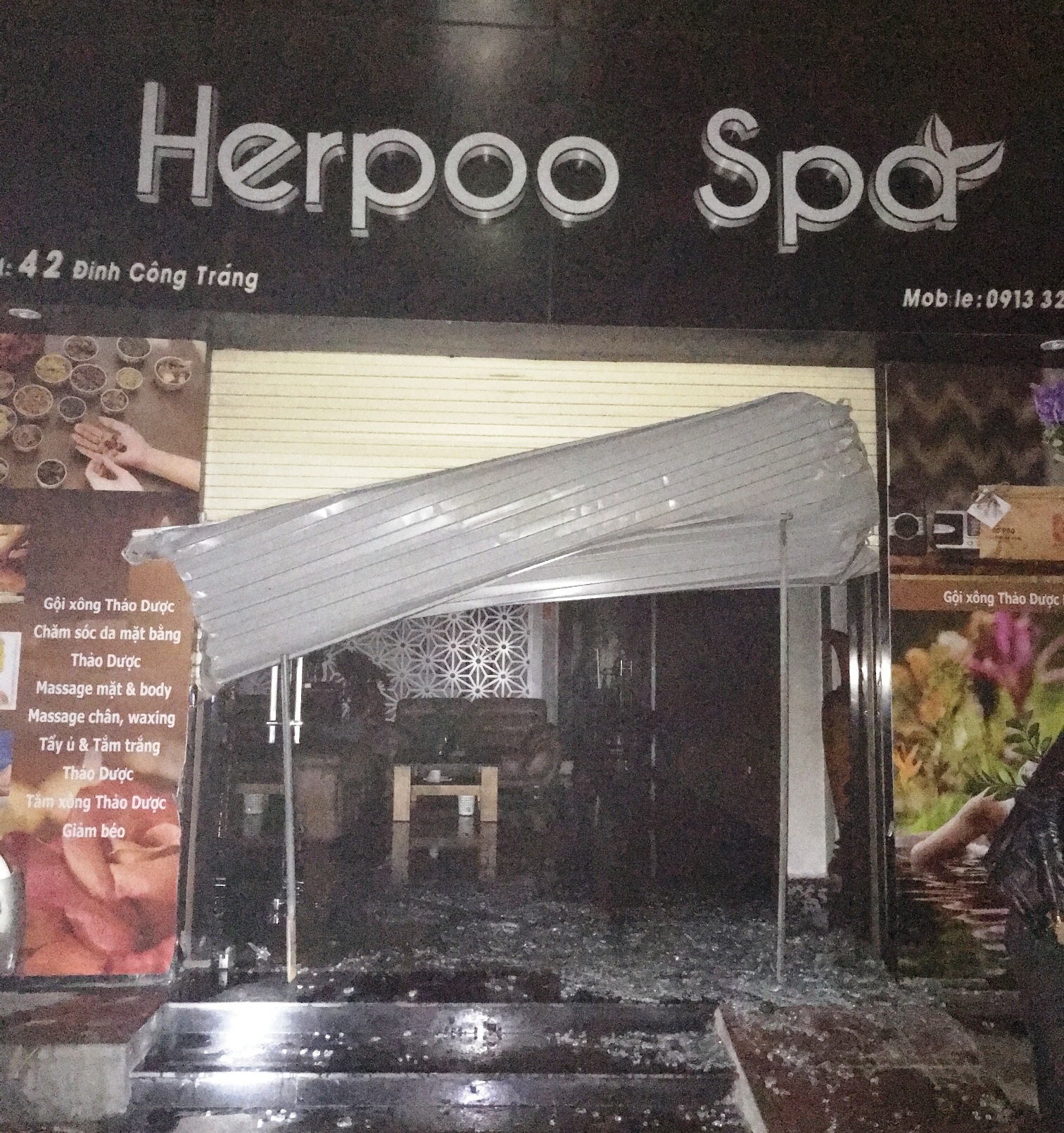 Canh sat pha hai lop cua cuu 6 nguoi trong can nha chay hinh anh