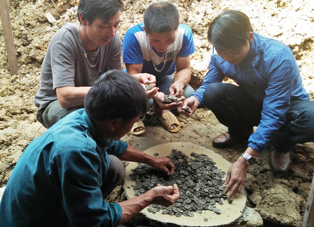 dao duoc hu tien xu anh 2