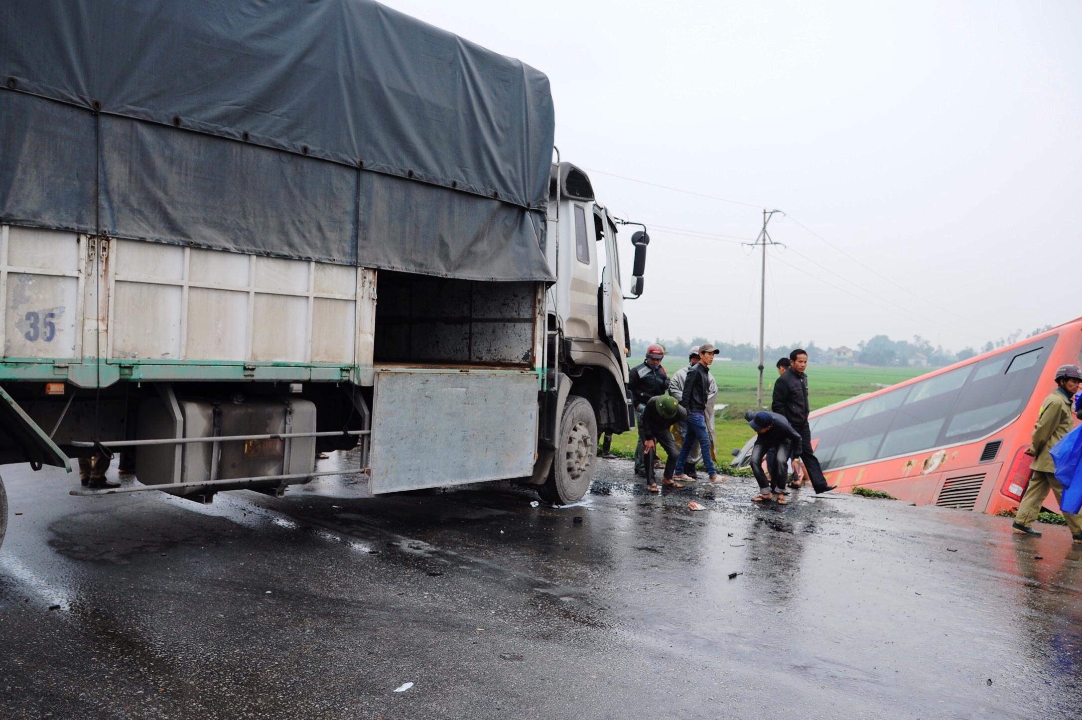 xe khach dau dau xe tai anh 1