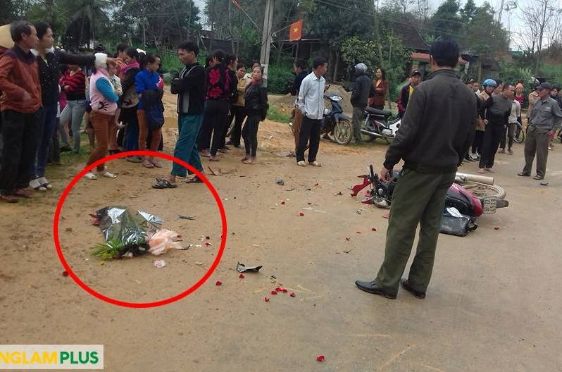 Di mung 8/3, 3 nu sinh nhap vien cap cuu sau va cham voi xe bien xanh hinh anh