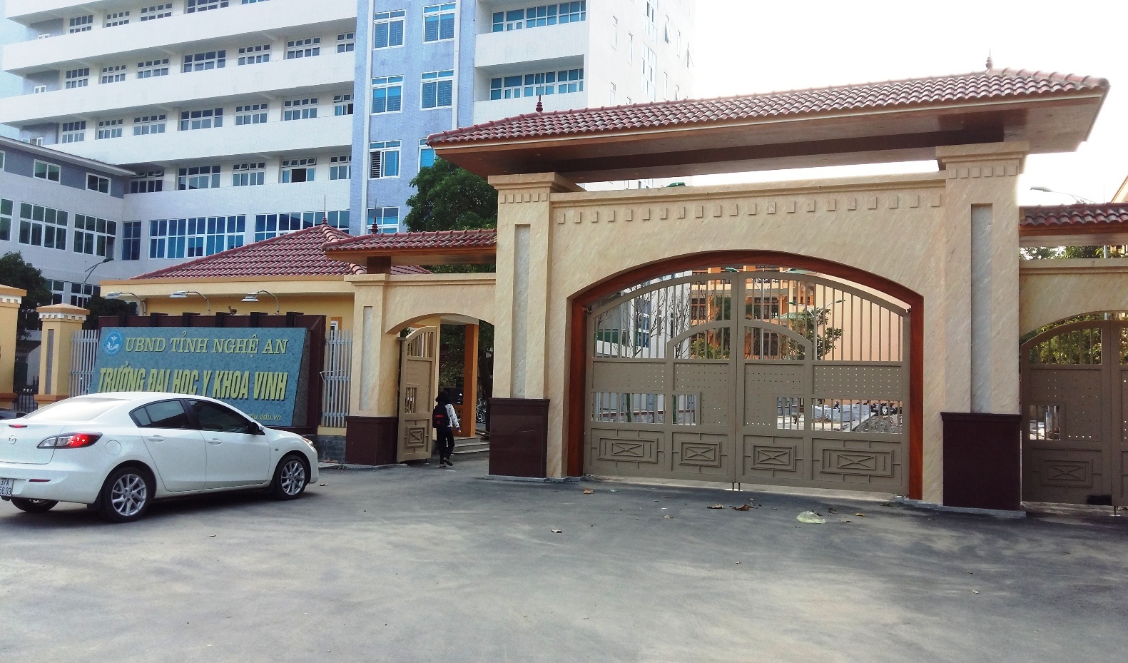 Khien trach nguyen hieu truong vi de that thoat gan 6 ty dong hinh anh