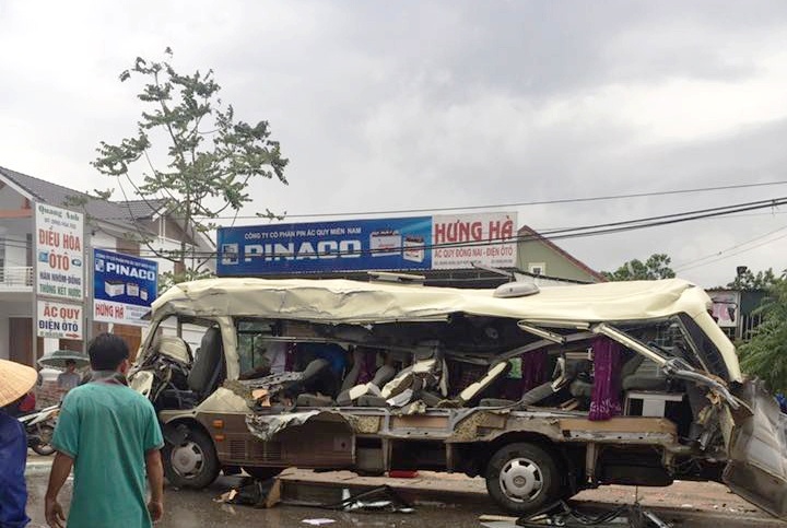 Hai tai xe gay ra tai nan lam 6 nguoi chet bi khoi to hinh anh