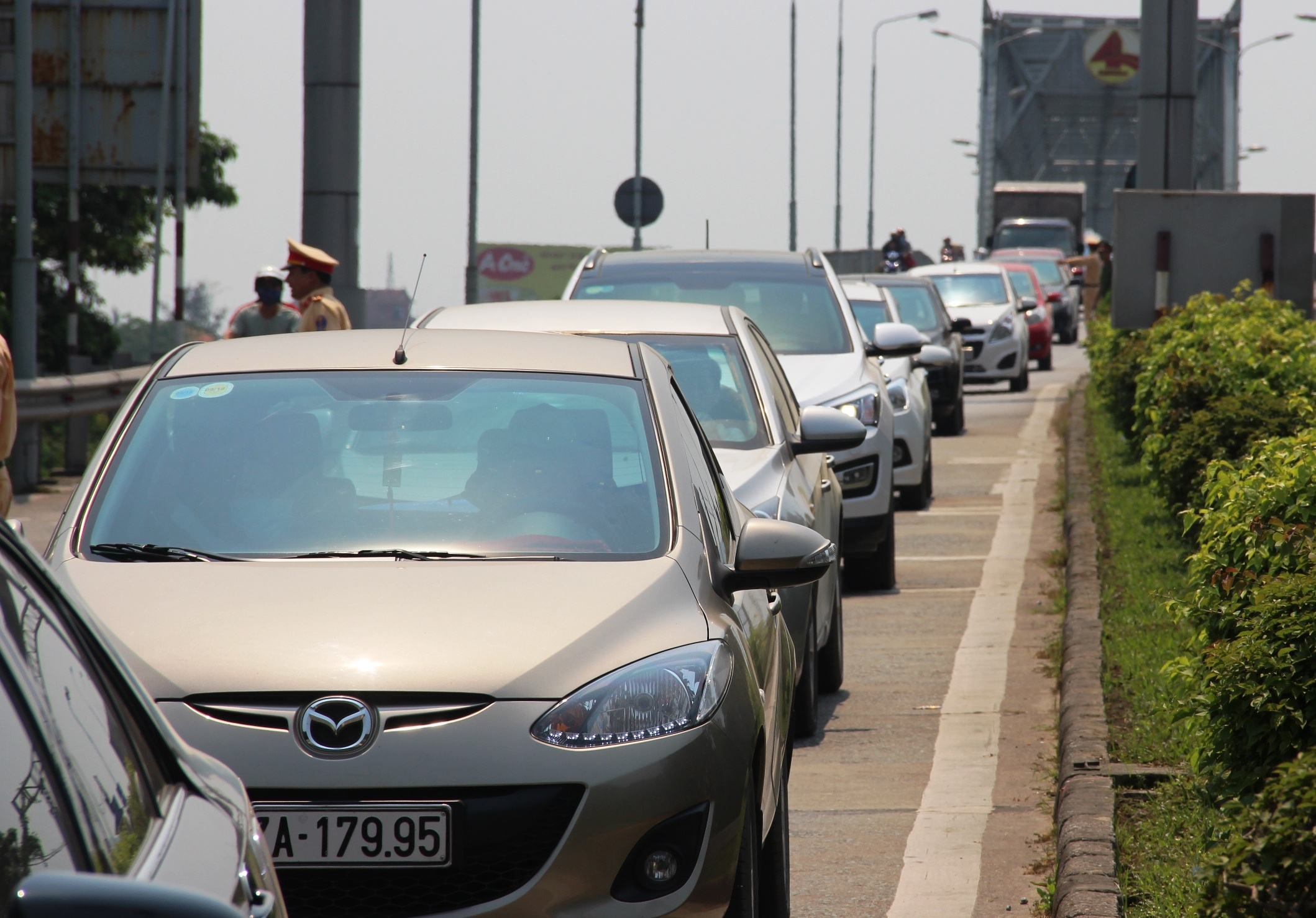 Dan dia phuong duoc mien phi qua Tram BOT Ben Thuy 1 hinh anh