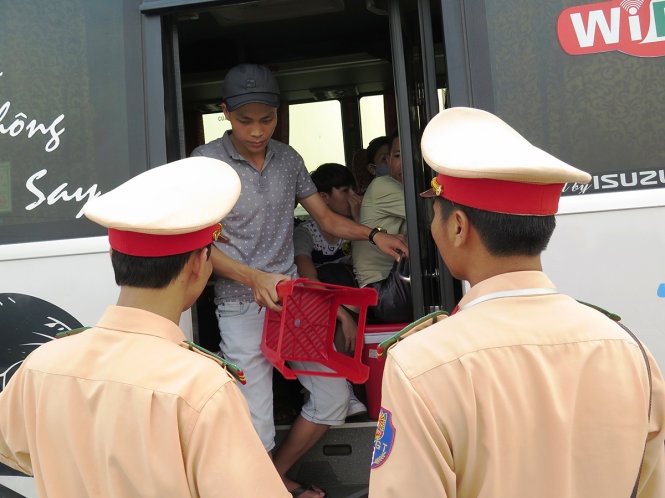 Thu tuong yeu cau xu nghiem viec tang gia ve dip le hinh anh