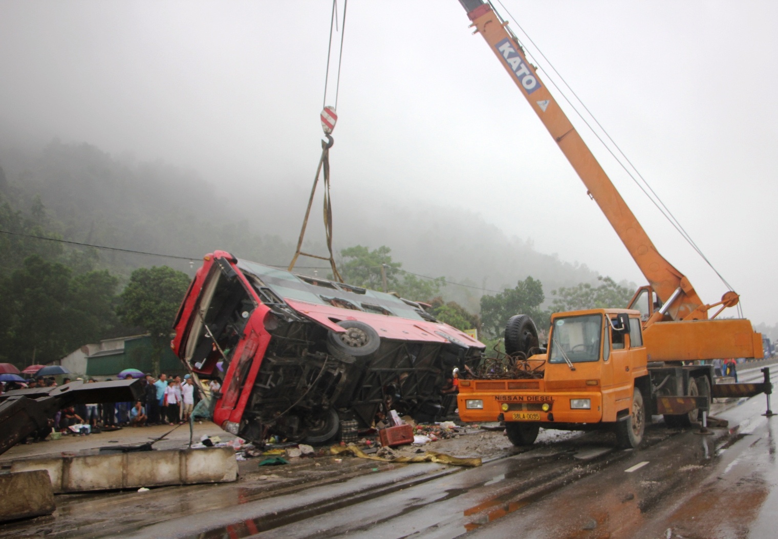 tai nan xe khach giuong nam anh 1