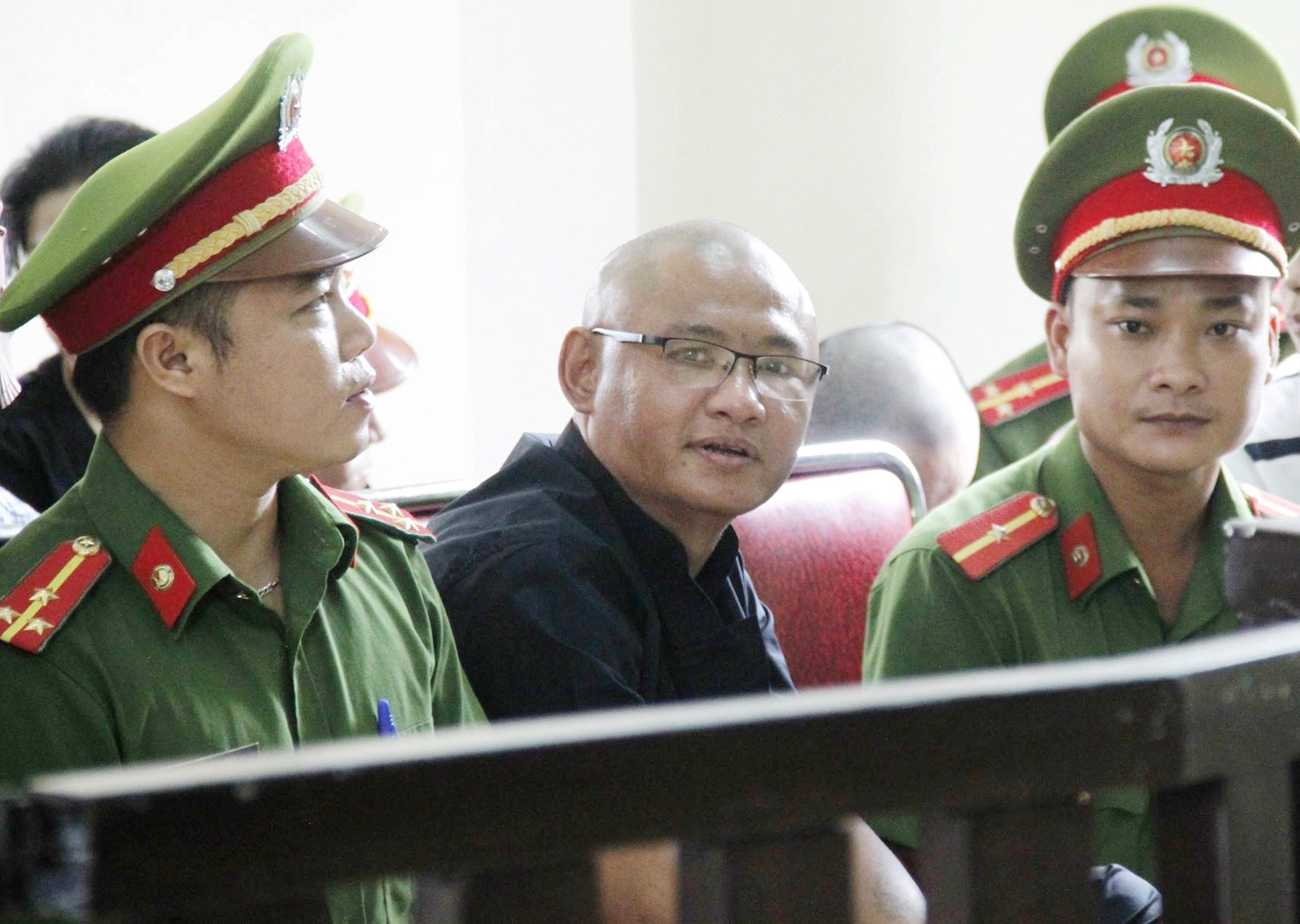 Tu tu 'Tuan lay' tiep tuc ra toa vi dinh liu vu 294 banh heroin hinh anh