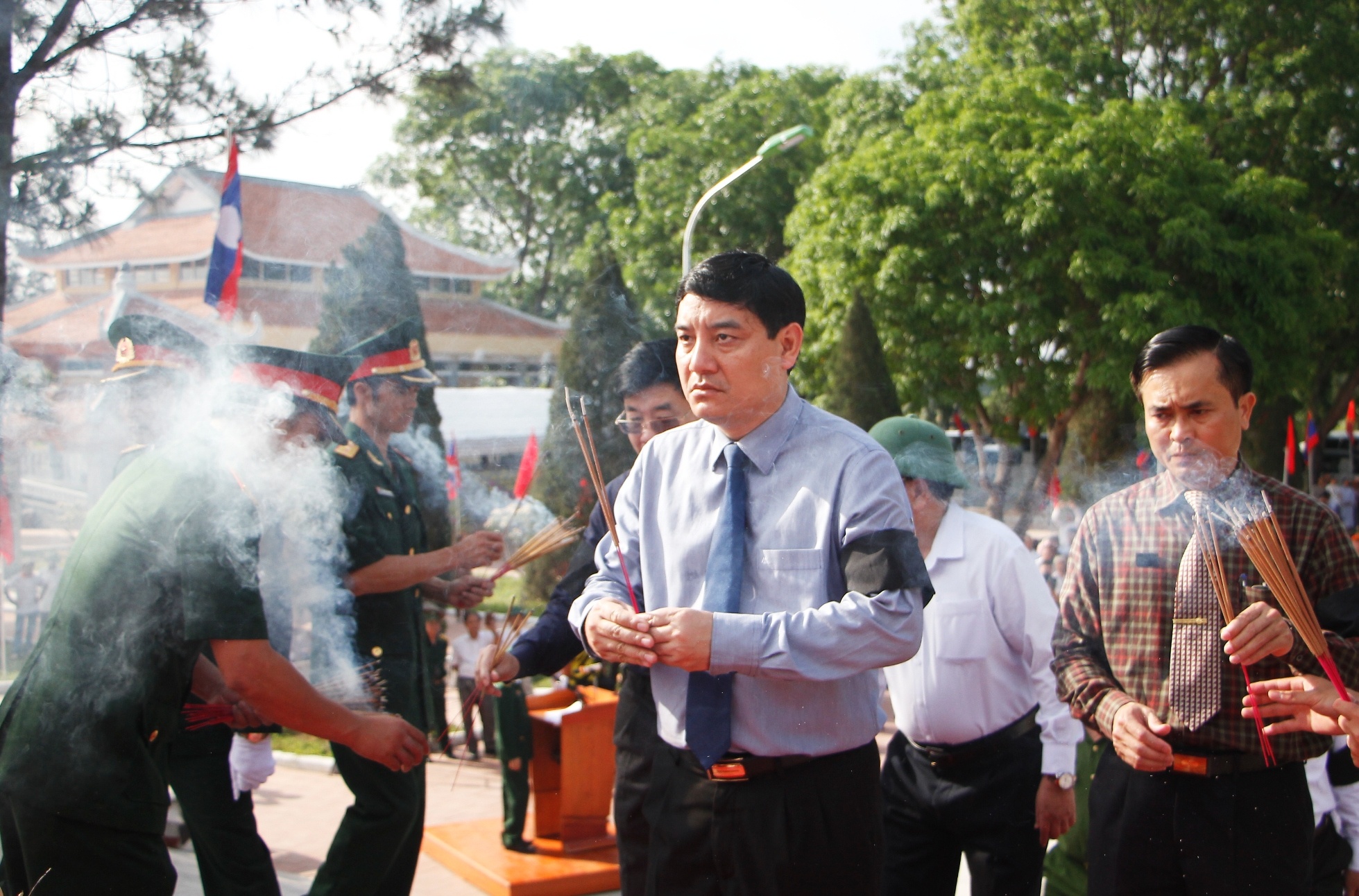 an tang 107 hai cot liet si anh 4