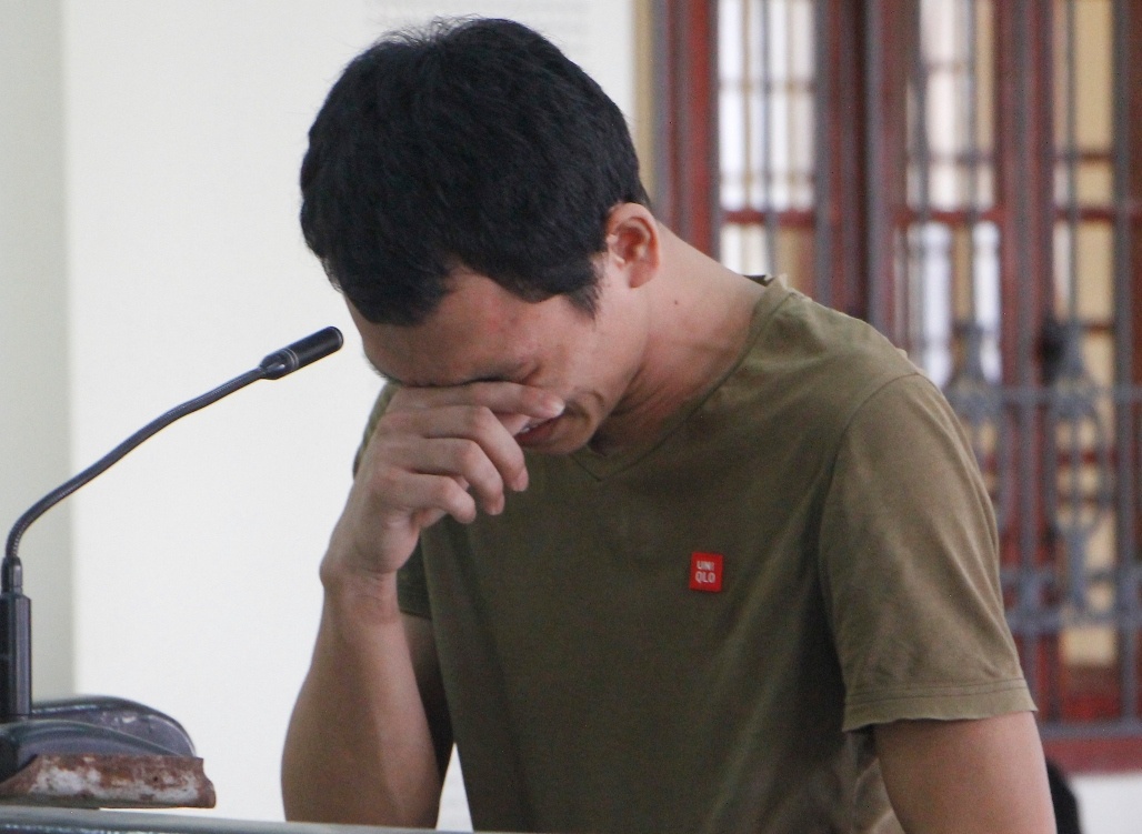 9X giet hang xom khoc nuc no tai toa hinh anh