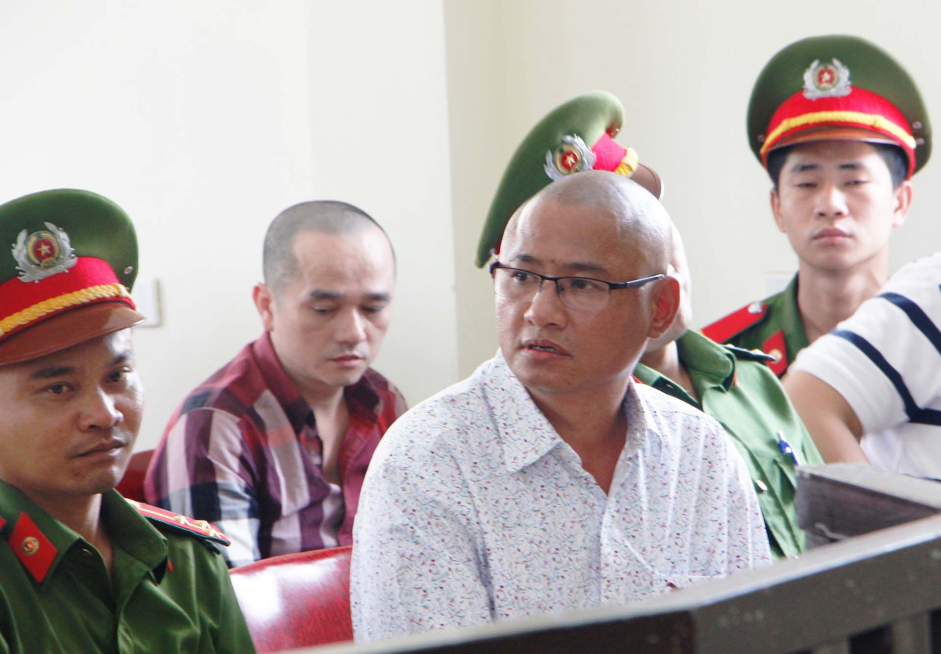 mua ban,  van chuyen 294 banh heroin anh 2