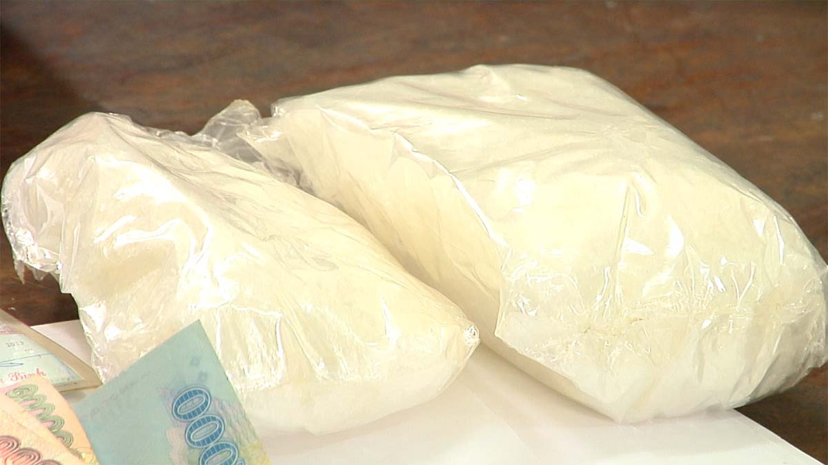Cap 9X cung 1 kg ma tuy da trong nha nghi hinh anh