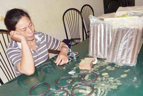 Ngan chan nguoi phu nu tuon 60 thoi thuoc no ra thi truong hinh anh