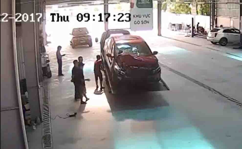 Lái xe tông chết người  ảnh 2 Lai xe tong chet nguoi anh 2