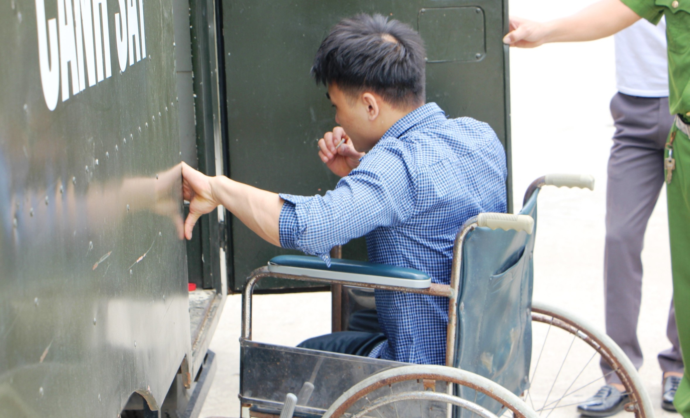 Dam chet nguoi vi chiec den xe may anh 2