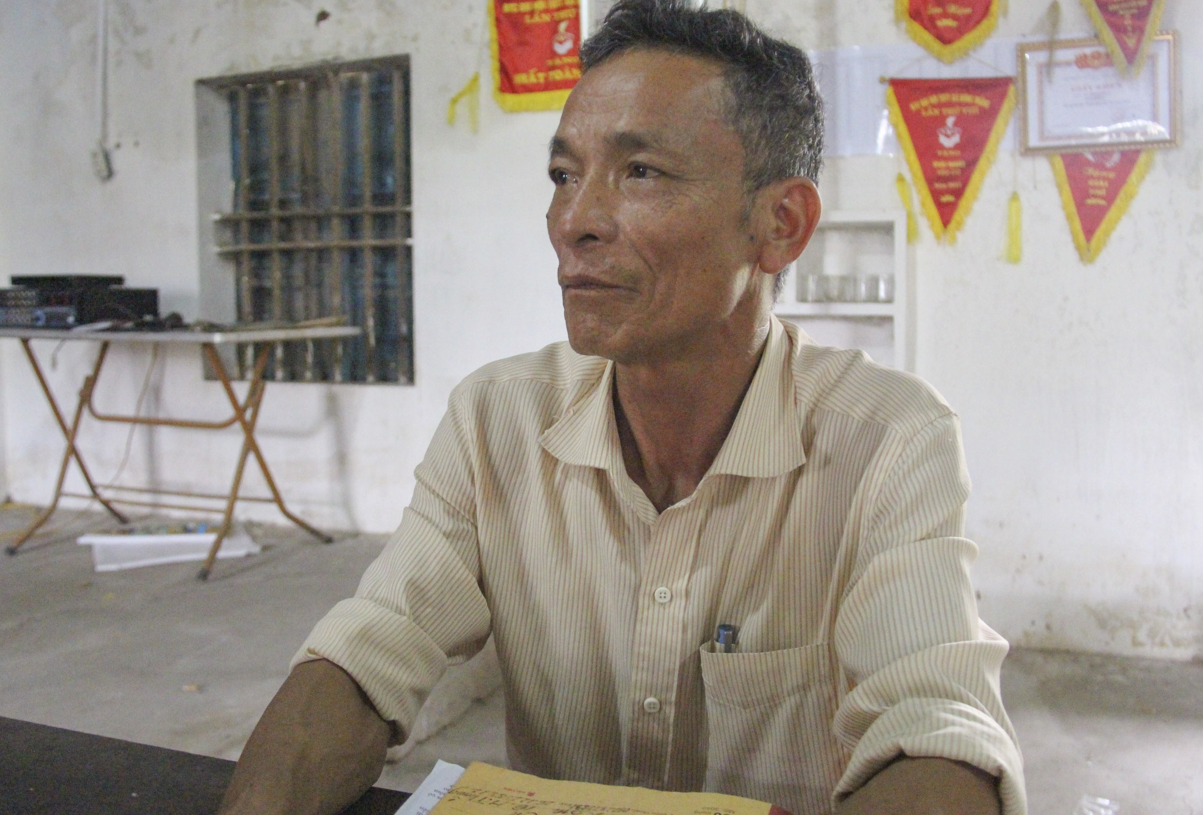 Truong thon noi gi ve viec ‘khai tru’ cong dan ra khoi thon hinh anh