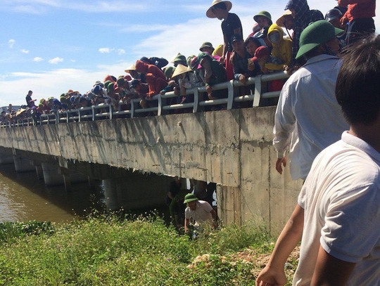 Tim thay thi the ba me con nhay cau Go Dong tu van hinh anh