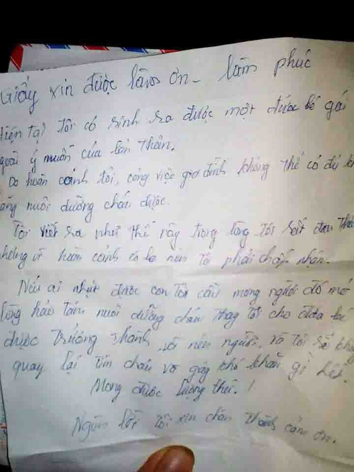 bé gái bị bỏ rơi bên đường ảnh 2 be gai bi bo roi ben duong anh 2