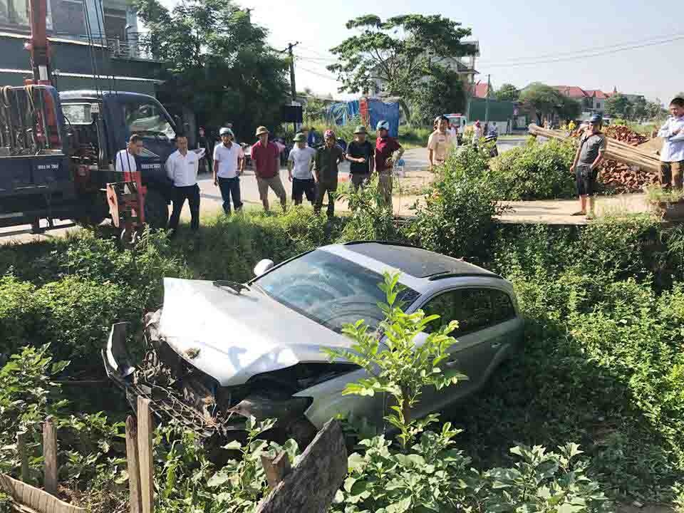 Xe Audi Q5 gap tai nan anh 1