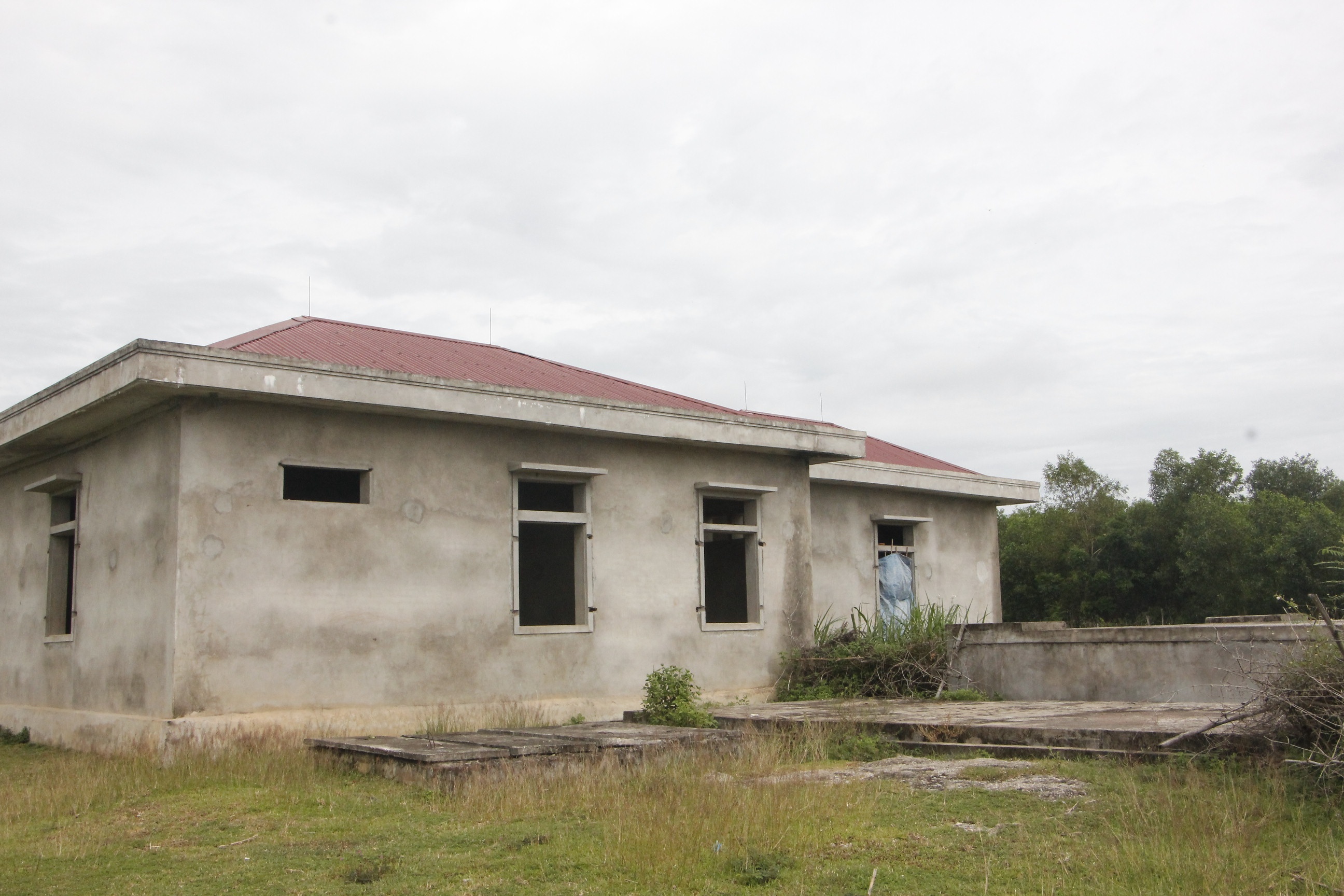 Nha may nuoc gan 25 ty bo hoang, dan thieu nuoc sach hinh anh