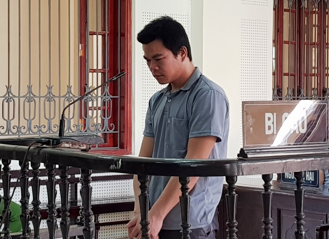 Ke hiep dam tre em linh 10 nam tu hinh anh