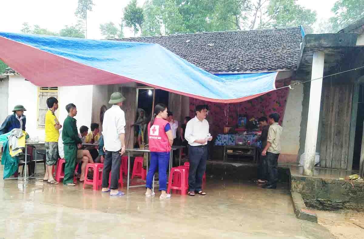 hoc sinh duoi nuoc anh 2