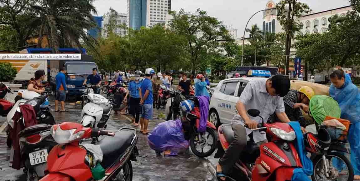 TP Vinh ngap nang sau tran mua suot dem hinh anh