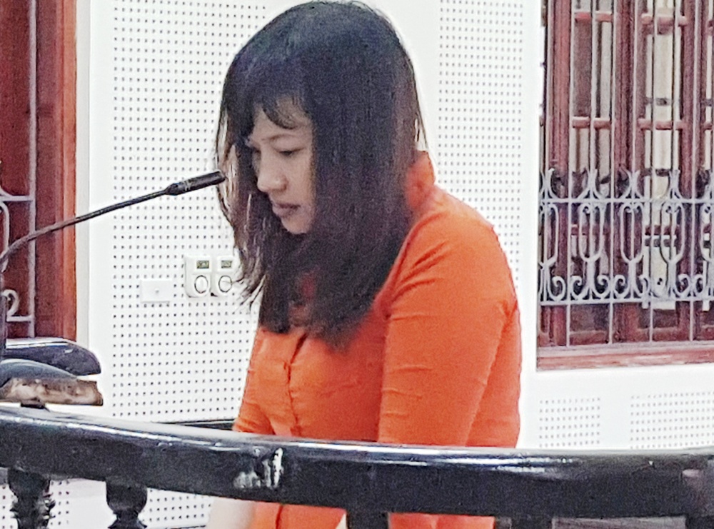 Co gai quy lay gia dinh nan nhan khi noi loi sau cung hinh anh