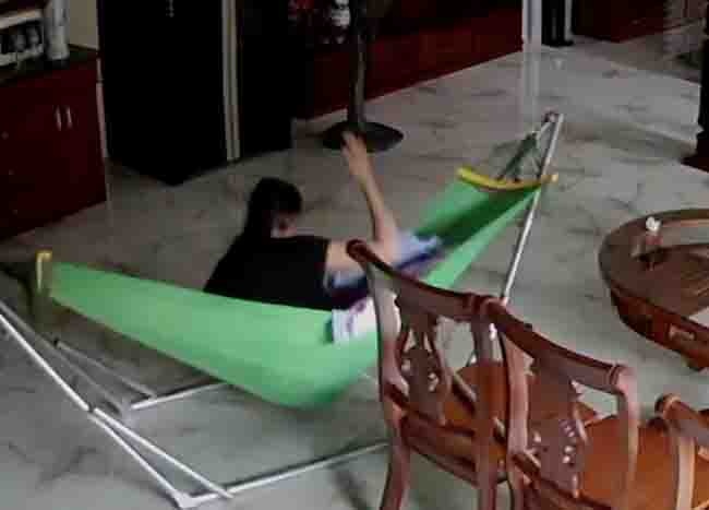 Khong xu phat nguoi giup viec bi to bao hanh be hon 4 thang tuoi hinh anh