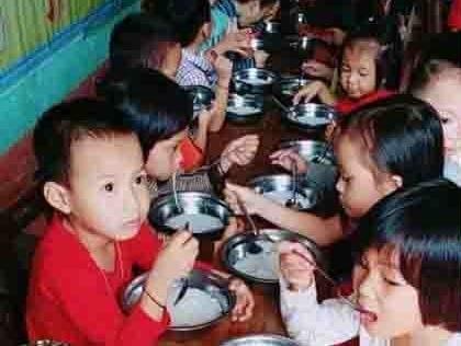Tam dinh chi hieu truong mam non bi nghi bot xen tien an hoc sinh hinh anh