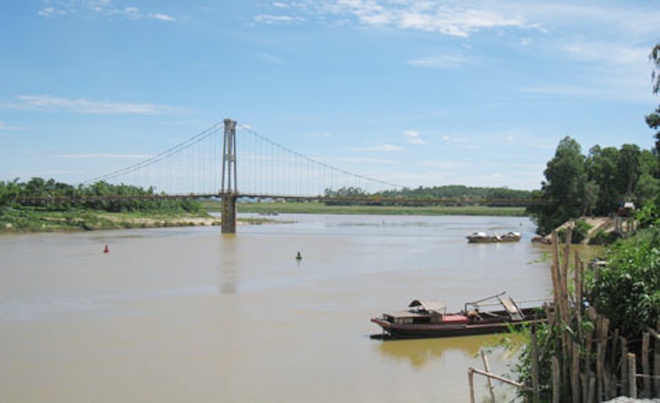 nu sinh nhay cau tu van anh 1