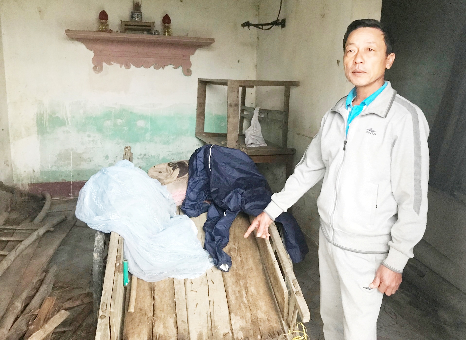 bo bi con trai danh gay xuong anh 2