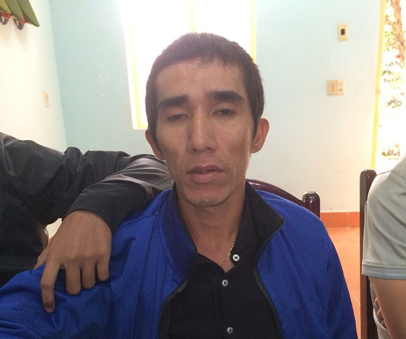 Ke sat nhan lan tron o vung rung giap ranh hinh anh