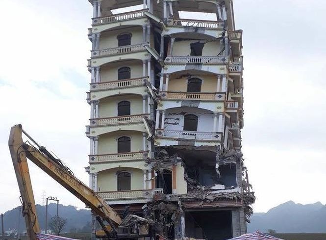 Moc Chau danh sap toa nha 7 tang Tang KeangNam hinh anh