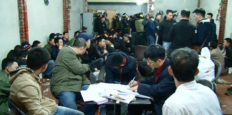 Canh sat thu giu hon nua ty dong tai soi bac hinh anh