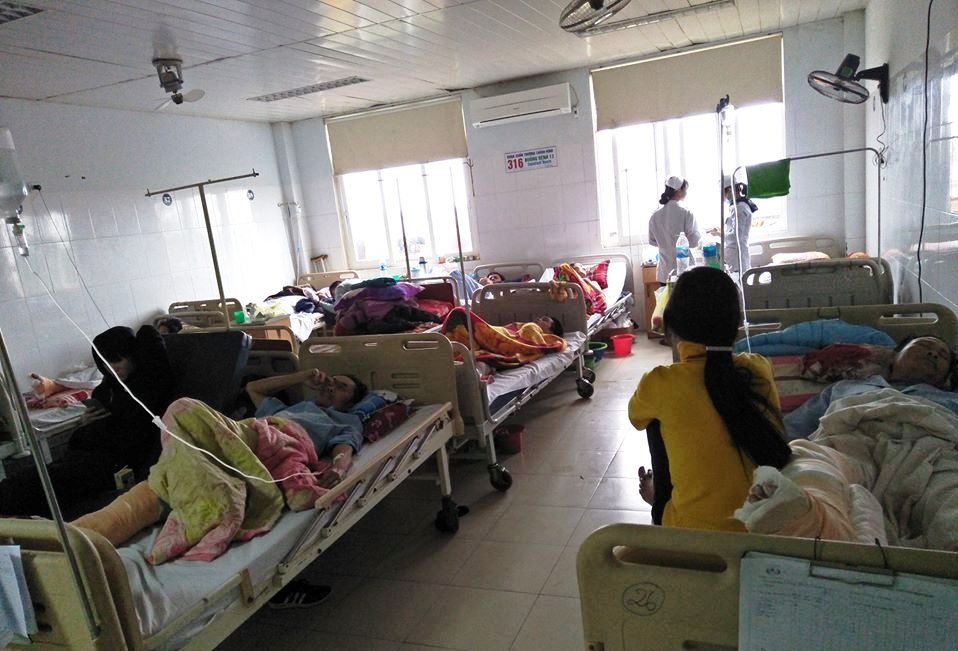 ôtô đâm chết người trong đêm giao thừa ảnh 3 oto dam chet nguoi trong dem giao thua anh 3